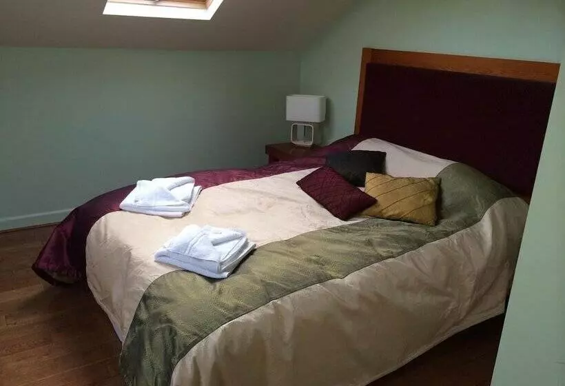 Majatalo Halfway House