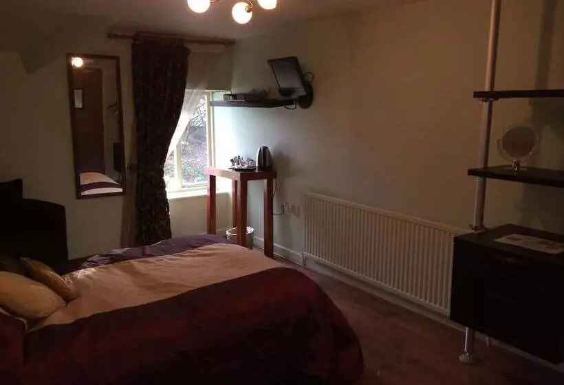 Majatalo Halfway House