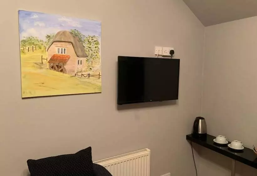 Majatalo Halfway House