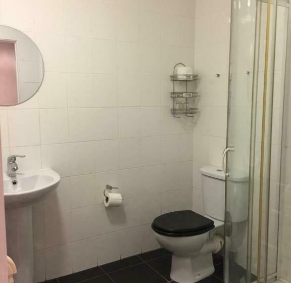 بنسيون Lakeland Guest House