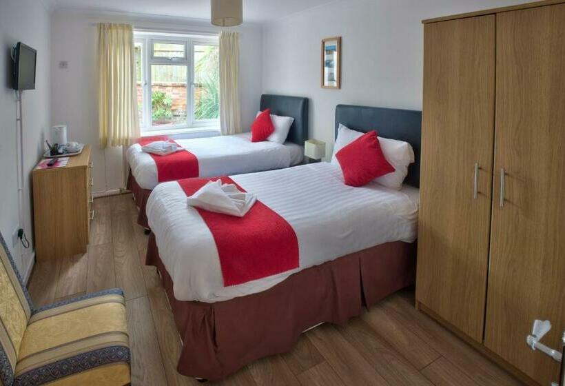 بنسيون Lyndhurst House