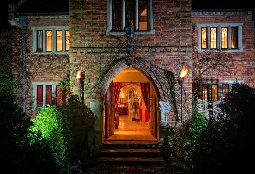 Пансион Manor Court