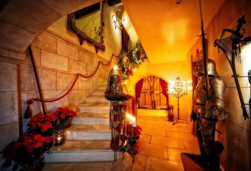 Majatalo Manor Court