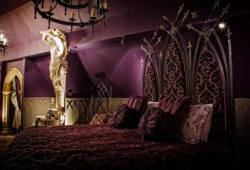 Majatalo Manor Court