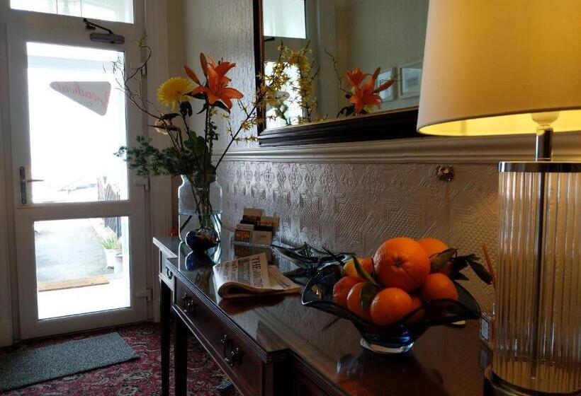 Пансион The Broadwater Guest House