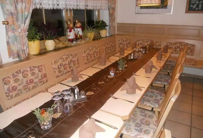 Retkeilymaja Landgasthof Zum Schloss