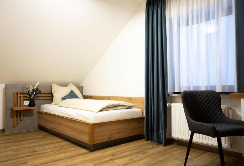 Общежитие Landgasthof Zum Schloss