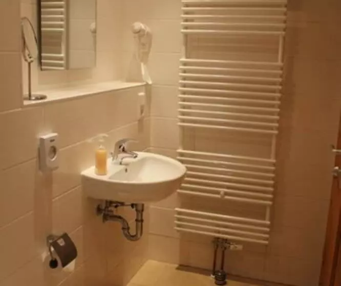 ペンション Altjessen 57