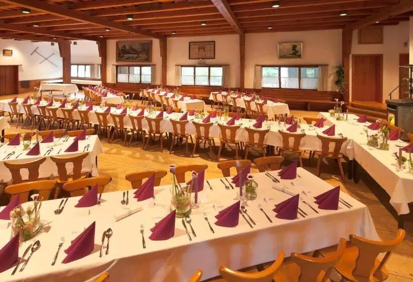 Retkeilymaja Gästehaus Zur Krone