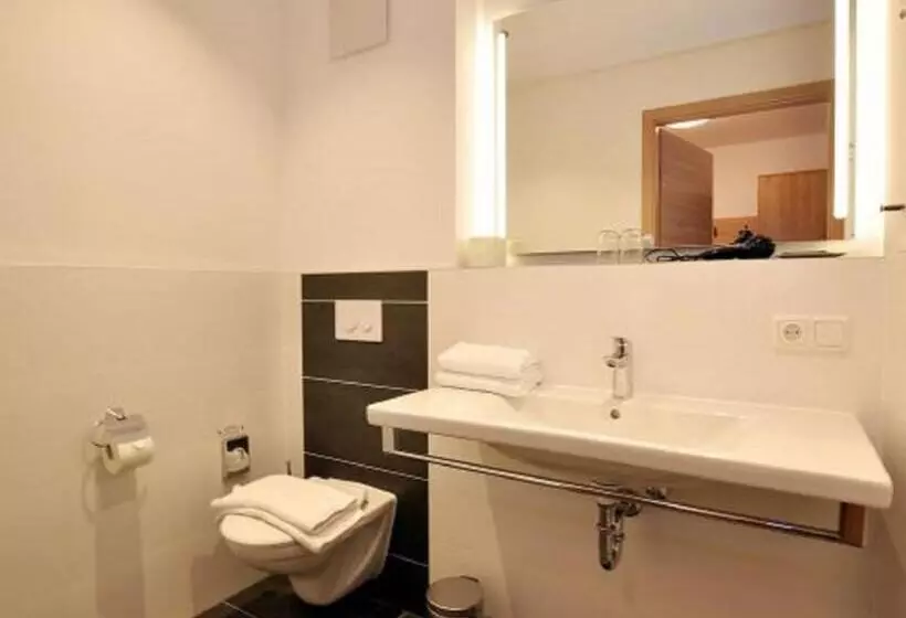 Retkeilymaja Gästehaus Zur Krone