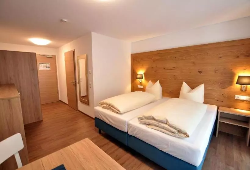 Retkeilymaja Gästehaus Zur Krone