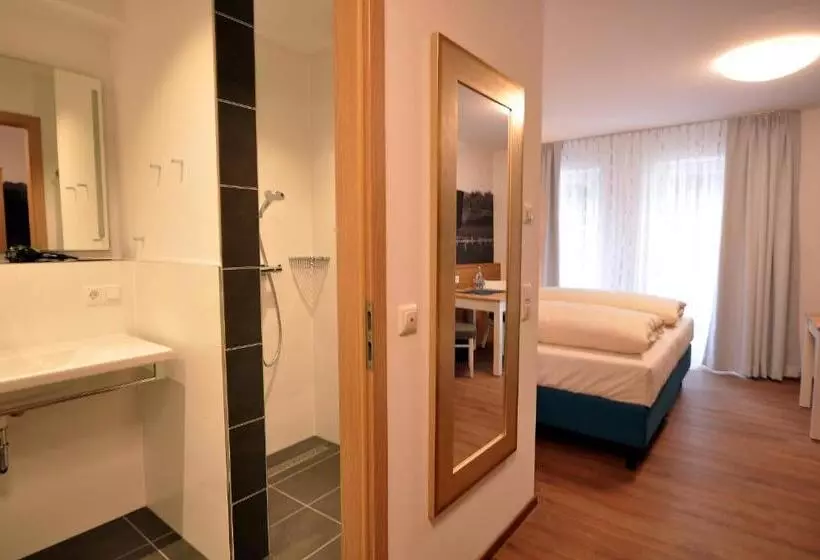 Retkeilymaja Gästehaus Zur Krone