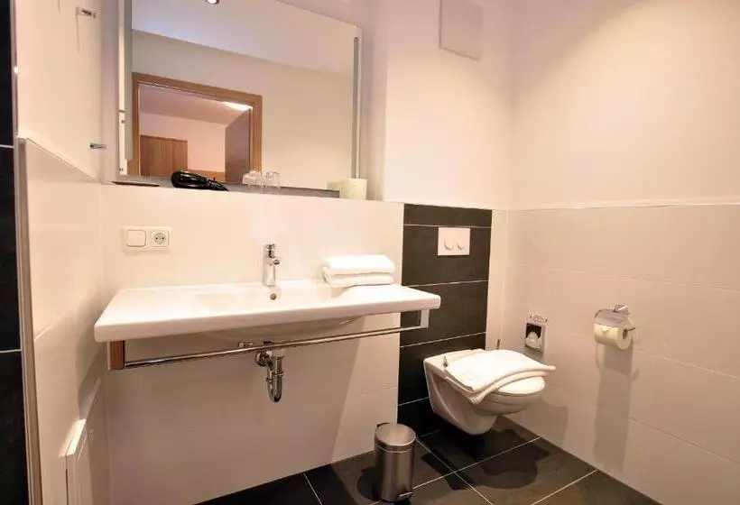 Retkeilymaja Gästehaus Zur Krone