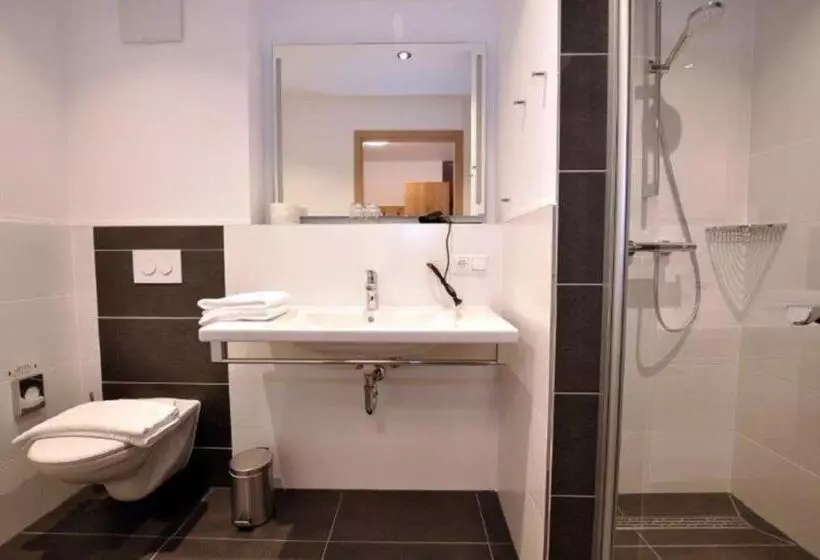 Retkeilymaja Gästehaus Zur Krone