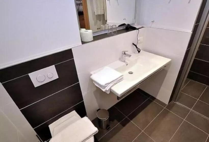 Retkeilymaja Gästehaus Zur Krone