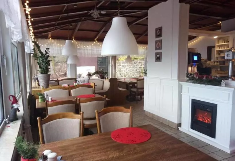 ユースホステル Landgasthaus Zu Den Erdfällen