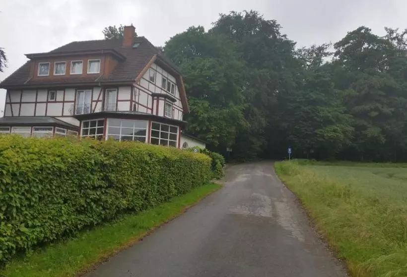 ユースホステル Landgasthaus Zu Den Erdfällen