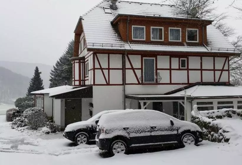 ユースホステル Landgasthaus Zu Den Erdfällen