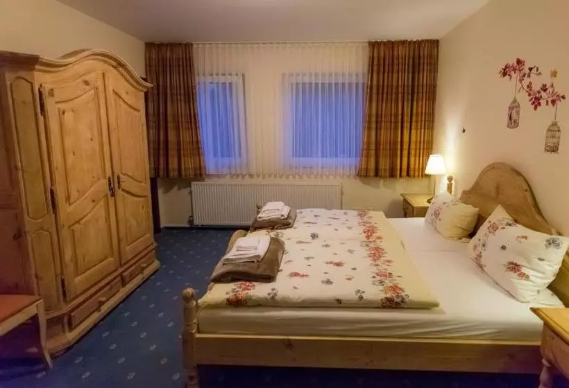 ユースホステル Landgasthaus Zu Den Erdfällen