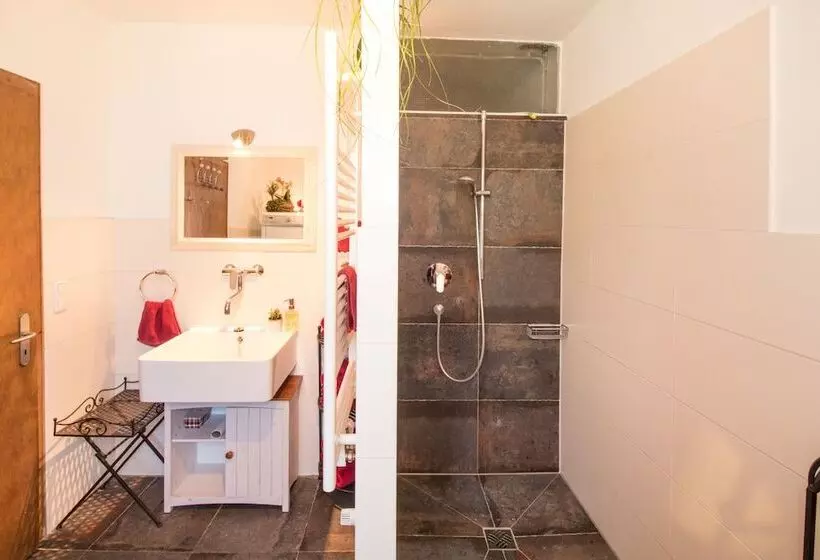 Hotelli Auf M Reifnhof