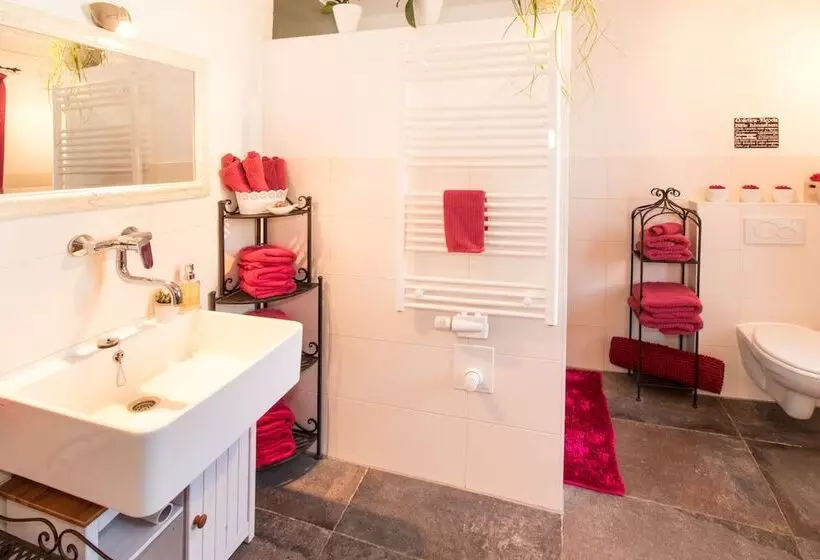 Hotelli Auf M Reifnhof