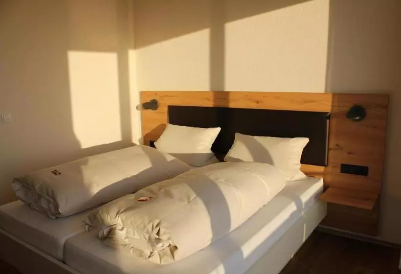 ペンション Gästehaus Rebenhof