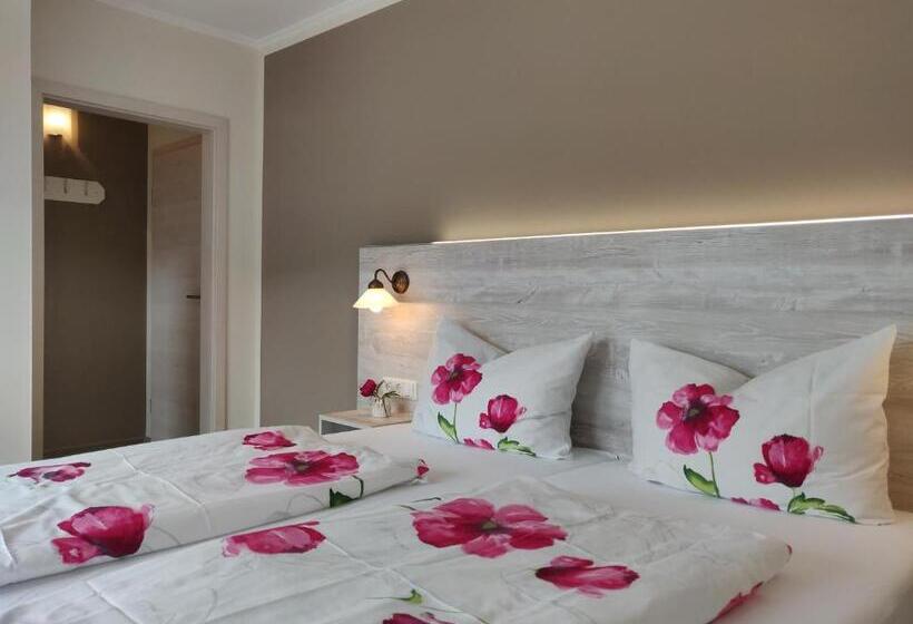 Пансион Weingut Stiftshof