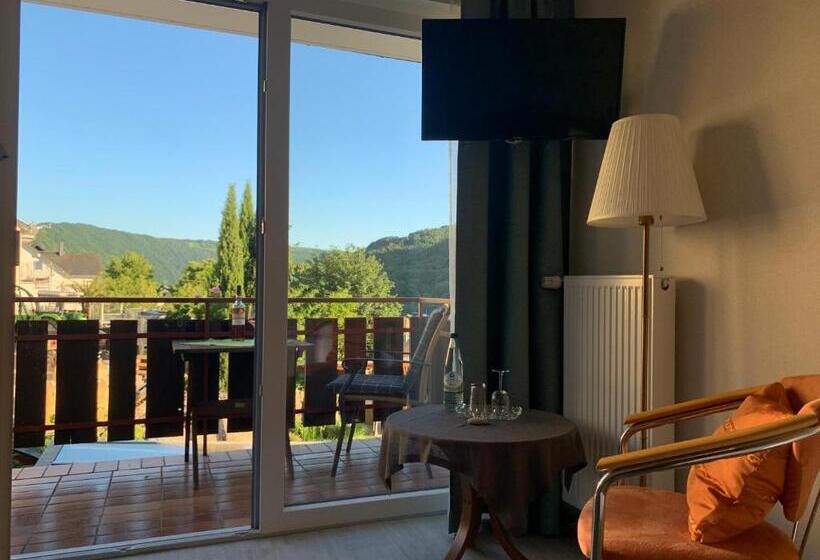 Пансион Weingut Stiftshof