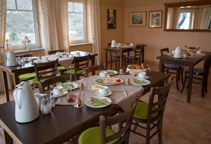 Пансион Weingut Stiftshof