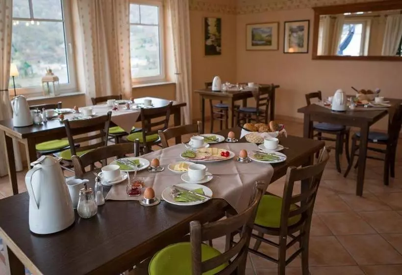 ペンション Weingut Stiftshof