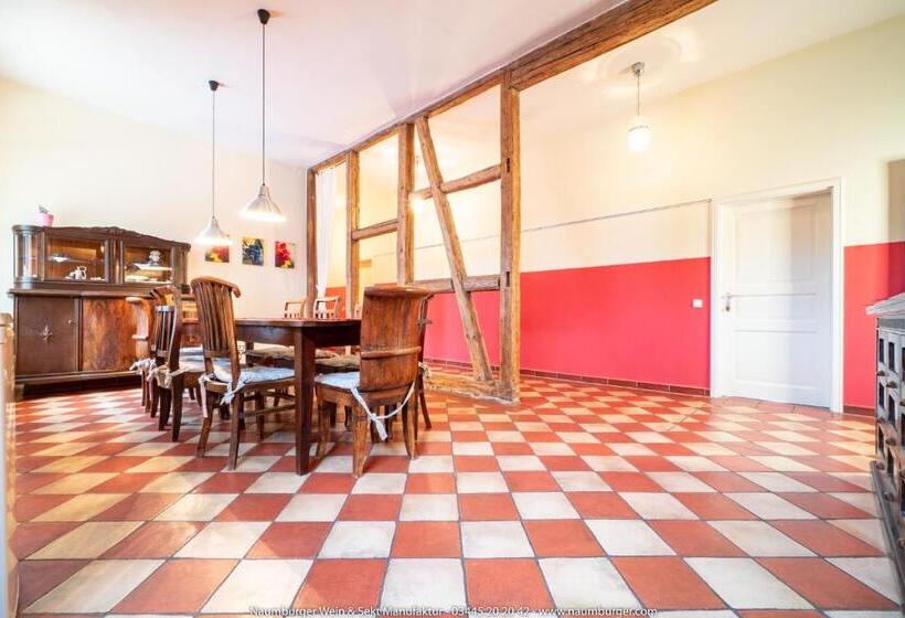 Naumburger Wein & Sekt Manufaktur Pension 1824