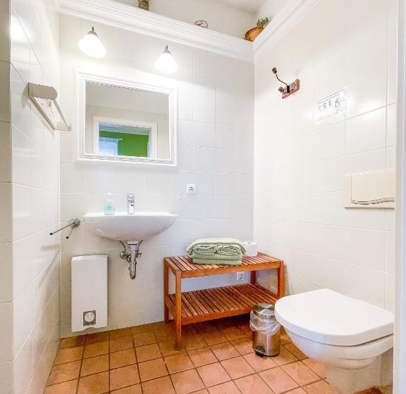 Naumburger Wein & Sekt Manufaktur Pension 1824