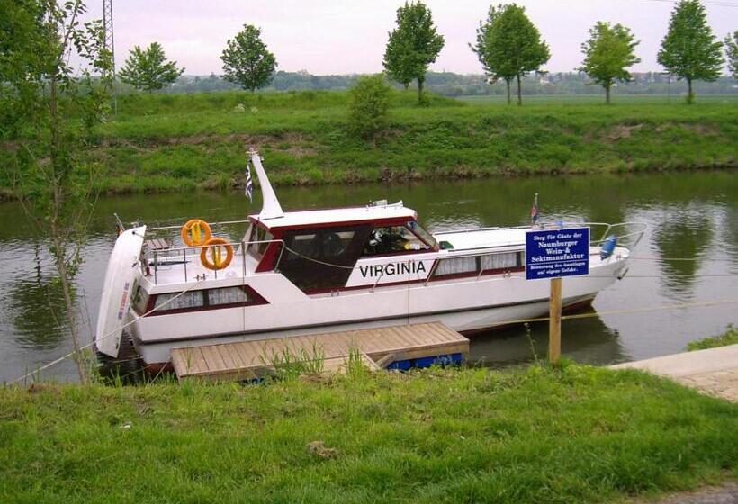 Naumburger Wein & Sekt Manufaktur Pension 1824