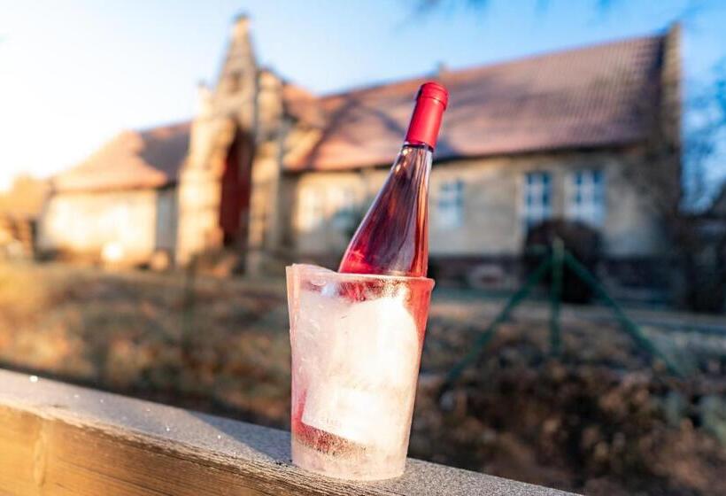 Naumburger Wein & Sekt Manufaktur Pension 1824