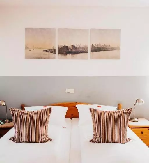 ペンション Gästehaus Windhagen