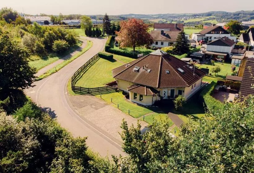 ペンション Gästehaus Windhagen