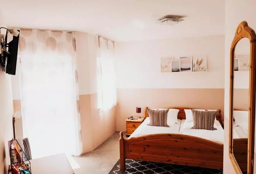 ペンション Gästehaus Windhagen