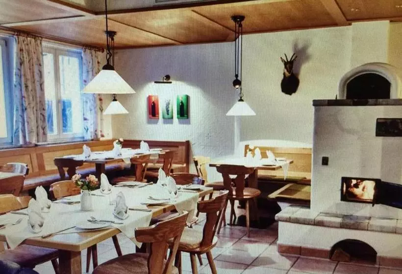 Retkeilymaja Gasthof Kreuz