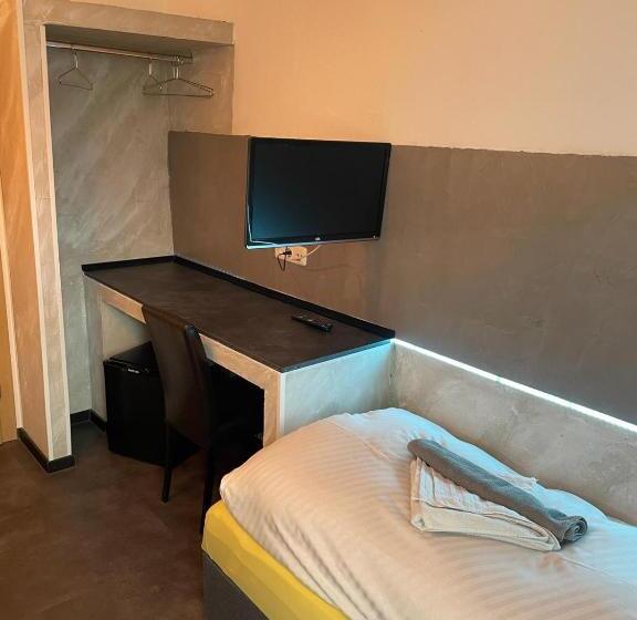 Общежитие Etna Hotel & Ristorante