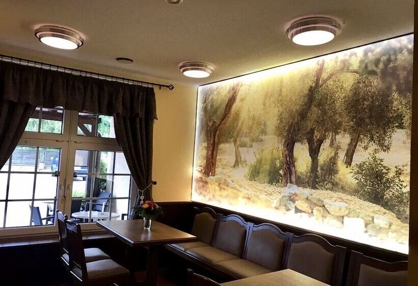 Nanis Hotel & Appartements