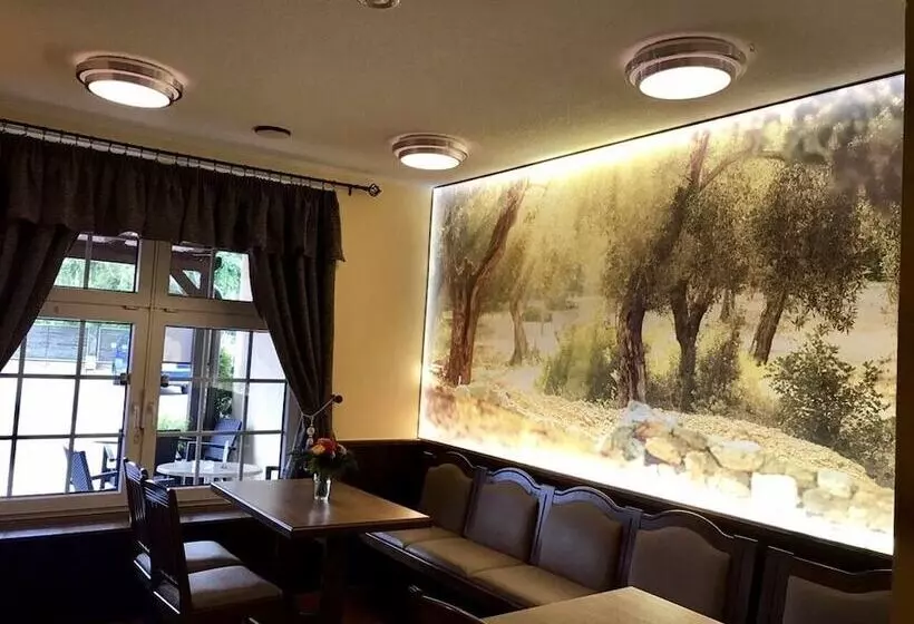 Nanis Hotel & Appartements