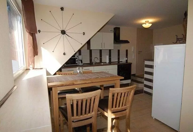 Nanis Hotel & Appartements