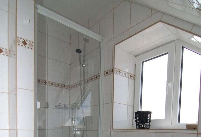 Nanis Hotel & Appartements