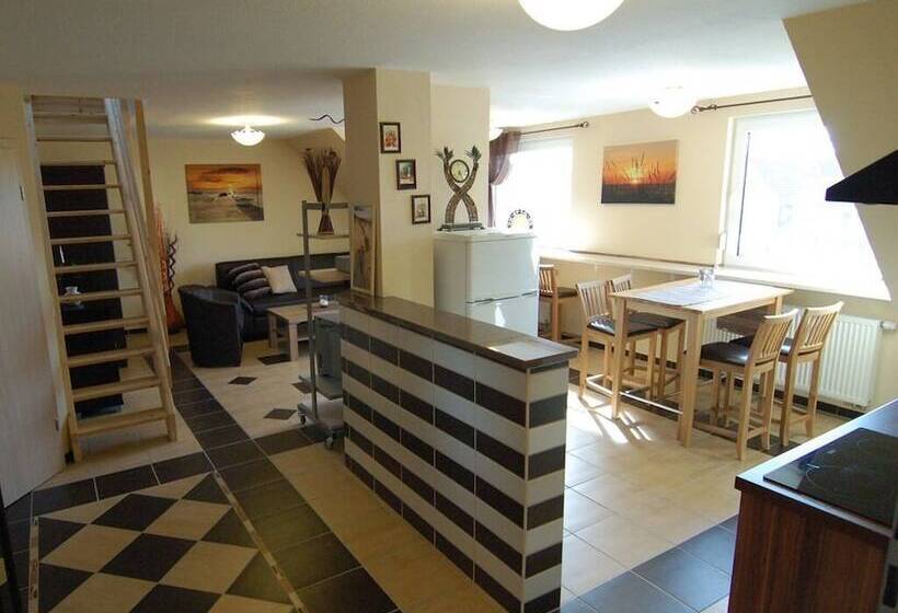 Nanis Hotel & Appartements