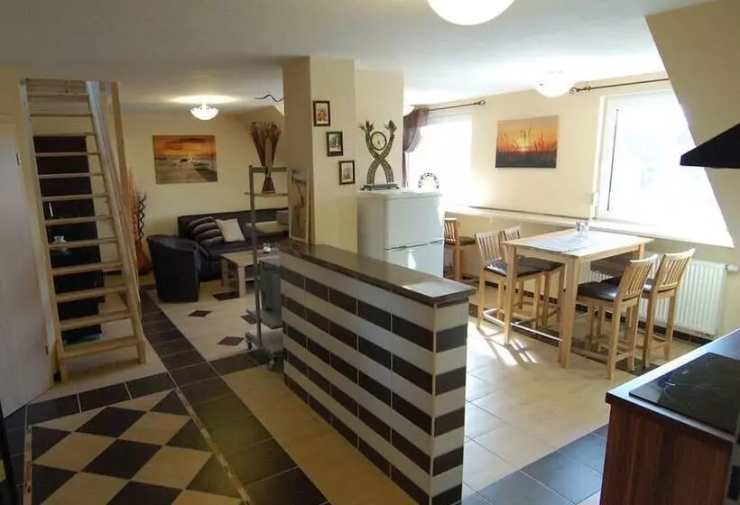 Nanis Hotel & Appartements