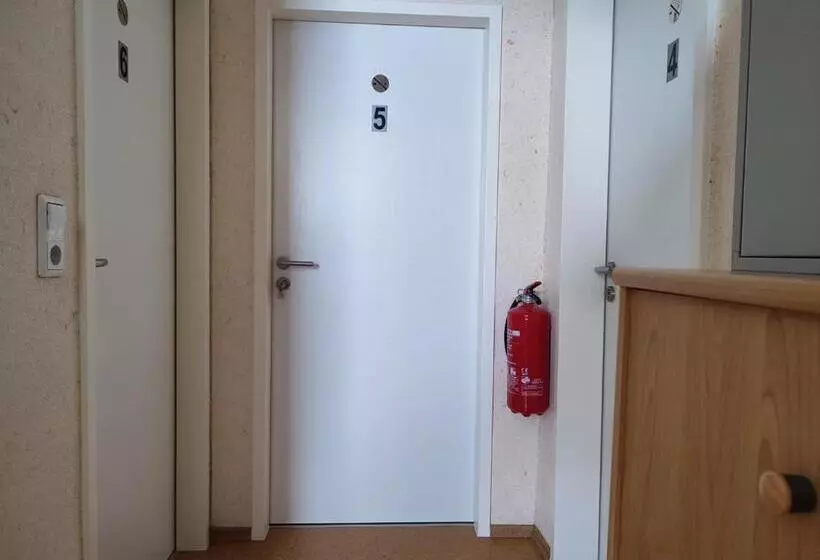 Majatalo Gästehaus Im Alten Fährhaus