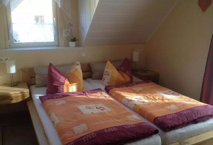 Majatalo Gästehaus Im Alten Fährhaus