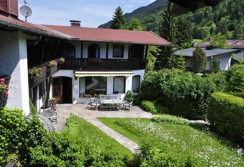 پانسیون Garni Liberia