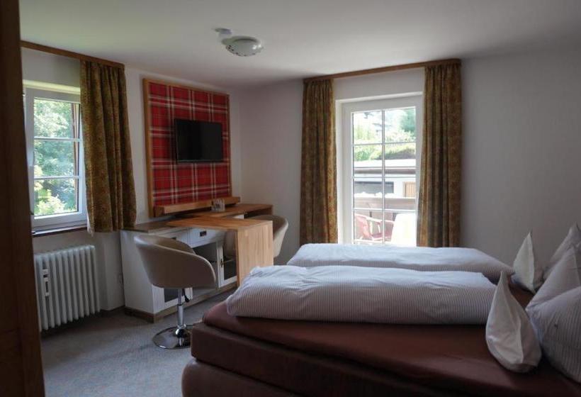 پانسیون Garni Liberia