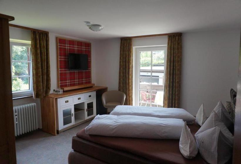 پانسیون Garni Liberia